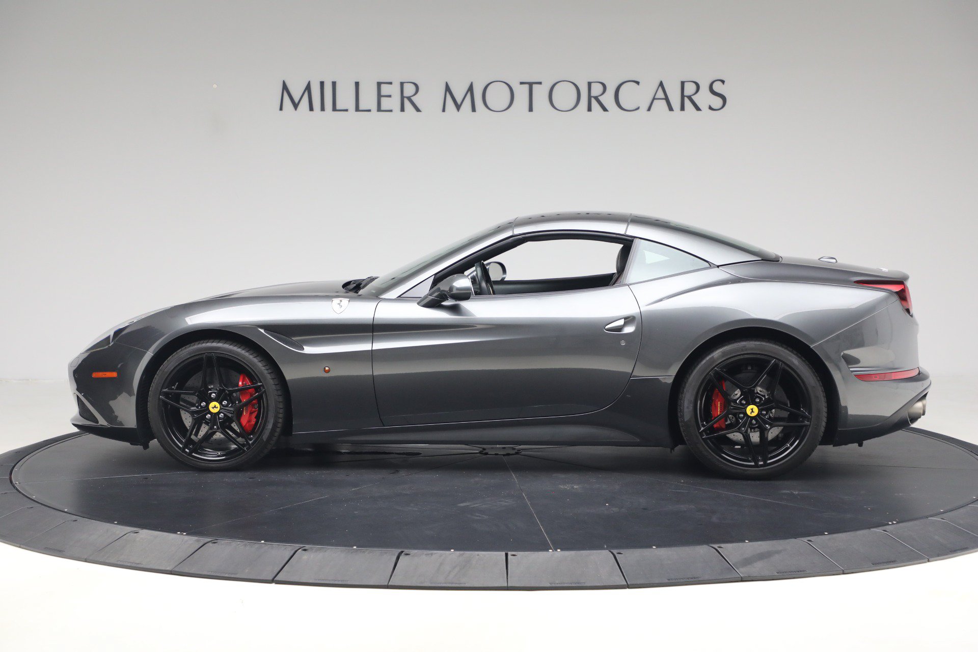 Certified 2015 Ferrari California T RWD image 34