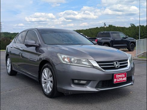 Used 2014 Honda Accord EX image 2