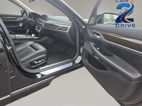 Used 2018 BMW ALPINA B7 xDrive AWD/4WD image 12