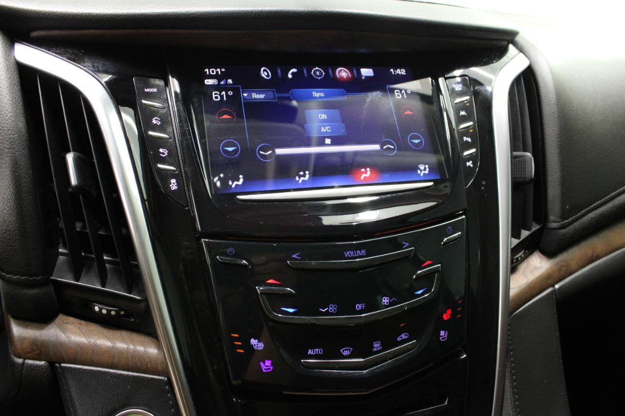 Used 2019 Cadillac Escalade ESV Luxury RWD image 67
