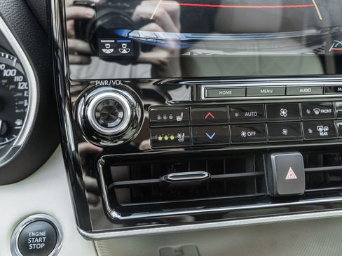 Used 2020 Toyota Highlander Platinum image 21