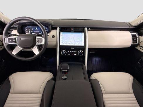 Used 2025 Land Rover Discovery S AWD/4WD image 9