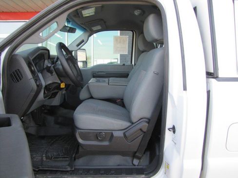 Used 2011 Ford F250 XL w/ Snow Plow Prep Pkg image 23