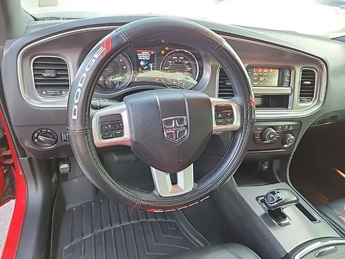 Used 2012 Dodge Charger SE RWD image 12