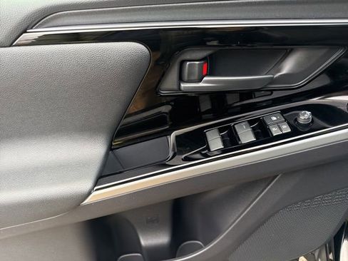 Used 2024 Toyota bZ4X XLE image 19