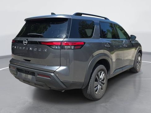 Used 2025 Nissan Pathfinder SV FWD image 4