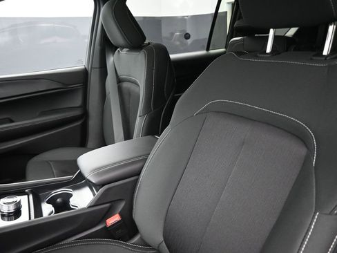 New 2025 Jeep Grand Cherokee L Laredo w/ Luxury Tech Group I image 31