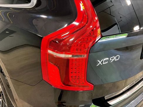 Certified 2024 Volvo XC90 B5 Plus AWD/4WD image 23