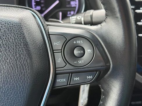 Used 2018 Toyota Camry SE FWD image 21