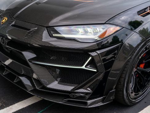 Used 2022 Lamborghini Urus AWD/4WD image 31