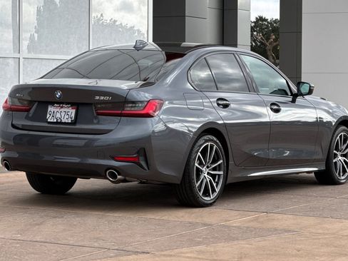 Used 2022 BMW 330i xDrive Sedan w/ Convenience Package image 4