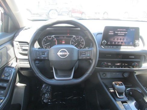 Used 2025 Nissan Rogue SV AWD/4WD image 15