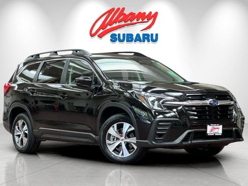 Used 2025 Subaru Ascent Premium AWD/4WD image 2