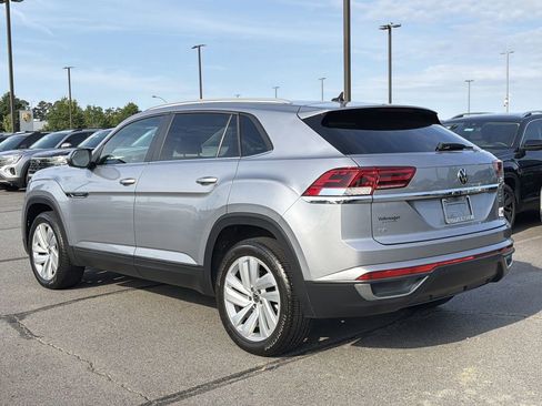 Used 2021 Volkswagen Atlas Cross Sport SE w/ Panoramic Sunroof Package AWD/4WD image 3