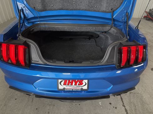 Used 2020 Ford Mustang GT Premium RWD image 5
