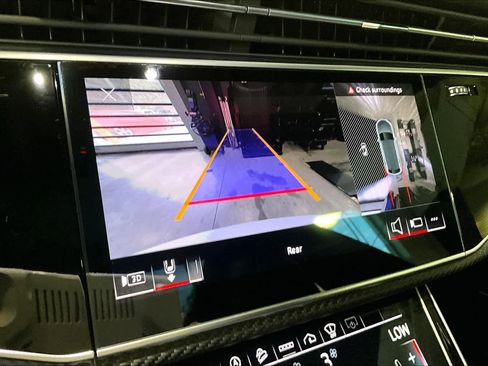 Used 2021 Audi RS Q8 w/ Carbon Optic Package image 20