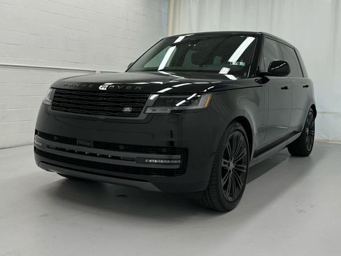 Used 2024 Land Rover Range Rover Long Wheelbase Autobiography image 4
