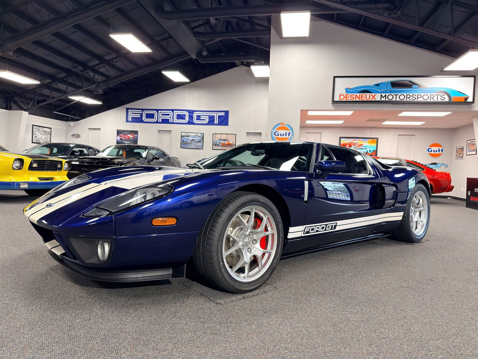 Used 2006 Ford GT RWD image 34