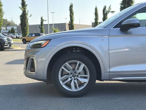 Used 2022 Audi Q5 2.0T Premium w/ Convenience Package AWD/4WD image 9