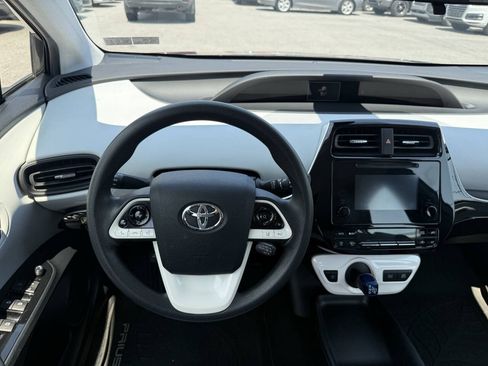Used 2017 Toyota Prius Two FWD image 13
