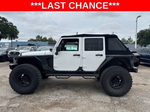 Used 2018 Jeep Wrangler Unlimited Sahara w/ Connectivity Group AWD/4WD image 6