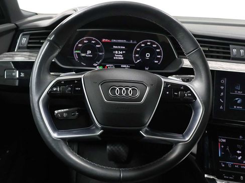 Used 2023 Audi e-tron Premium Plus w/ Premium Plus Package AWD/4WD image 23