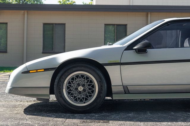 Used 1986 Pontiac Fiero GT RWD image 4