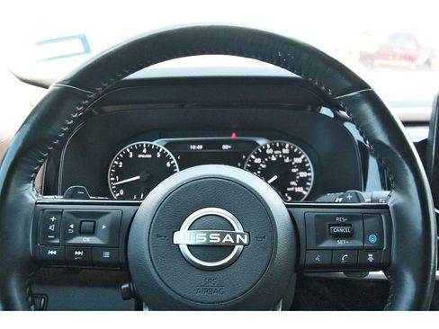 Used 2022 Nissan Pathfinder Platinum w/ Cargo Package FWD image 9