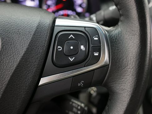 Used 2017 Toyota Camry SE FWD image 19
