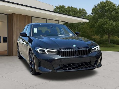 New 2026 BMW 330i Sedan w/ M Sport Package RWD image 5