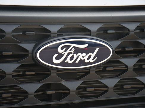 New 2025 Ford Maverick XL w/ Equipment Group 101A image 34