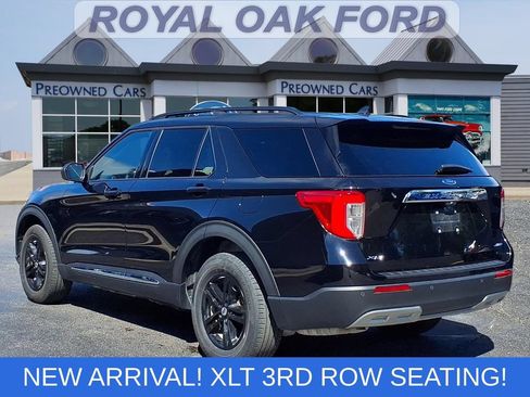 Used 2024 Ford Explorer XLT w/ Equipment Group 202A AWD/4WD image 2