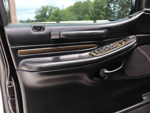 Used 2002 Lincoln Blackwood RWD image 68