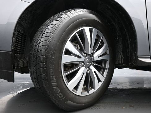 Used 2020 Nissan Pathfinder SV image 43