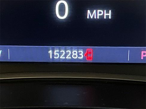 Used 2020 Chevrolet Traverse LT image 25