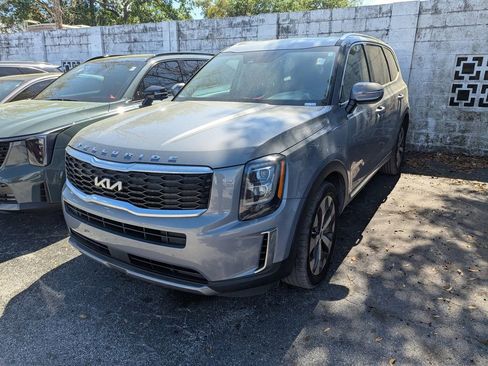 Certified 2022 Kia Telluride EX w/ EX Premium Package image 3