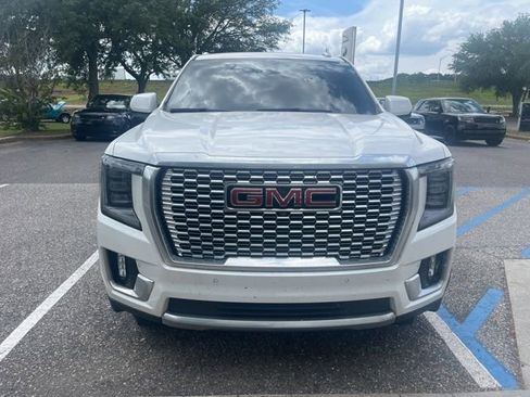 Used 2021 GMC Yukon XL Denali image 2
