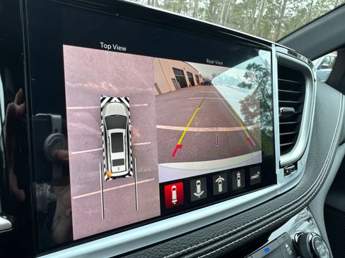 New 2026 Chrysler Pacifica Select image 25