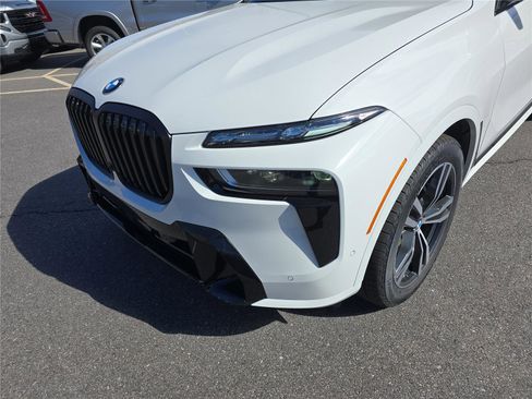 New 2026 BMW X7 xDrive40i w/ M Sport Package AWD/4WD image 10