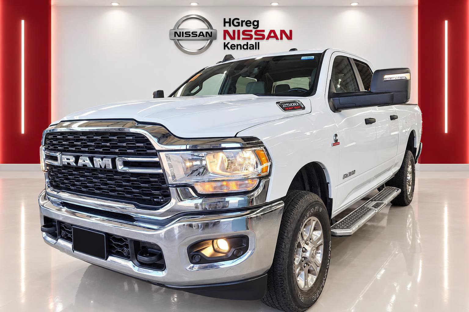 Used 2024 RAM 2500 Big Horn w/ Off Road Package AWD/4WD image 3