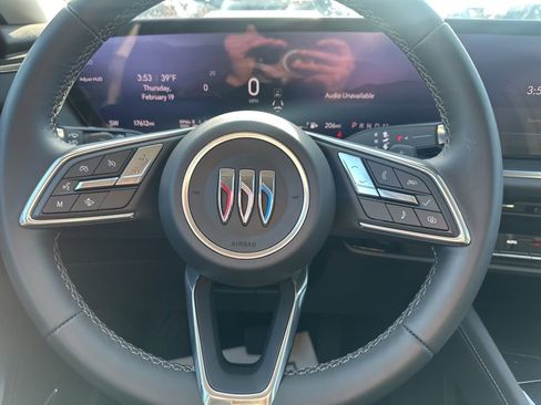 Used 2025 Buick Envision Preferred image 18