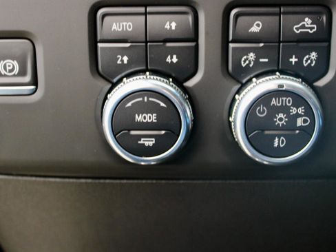 Used 2025 GMC Sierra 2500 AT4 w/ Technology Package image 26