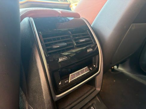 Used 2022 BMW X7 M50i AWD/4WD image 22