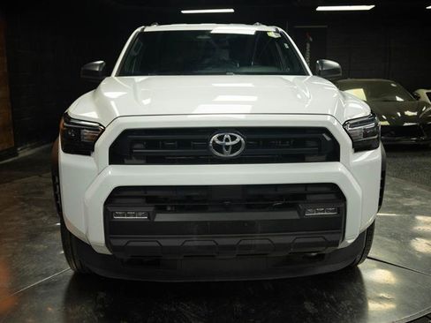 Used 2025 Toyota 4Runner SR5 AWD/4WD image 3