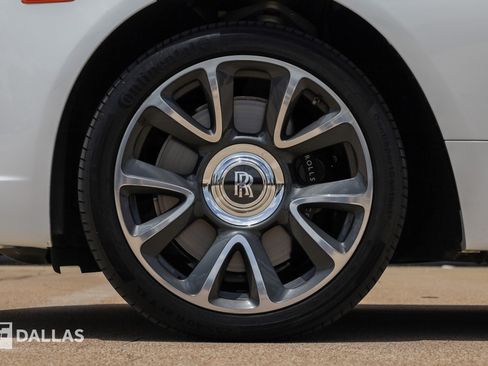 Used 2019 Rolls-Royce Wraith RWD image 8