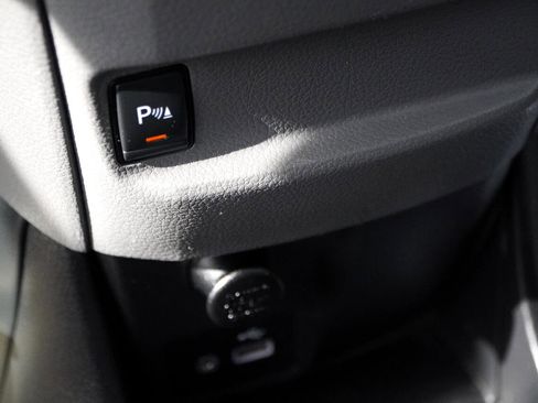 Used 2020 Nissan NV200 SV w/ Sliding Glass Door Package image 37