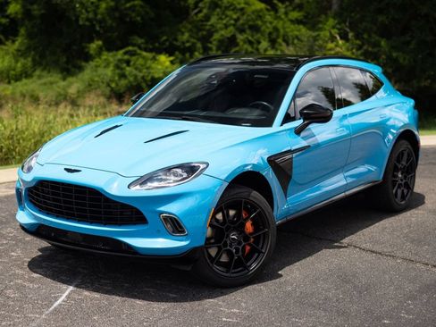 Used 2021 Aston Martin DBX AWD/4WD image 2