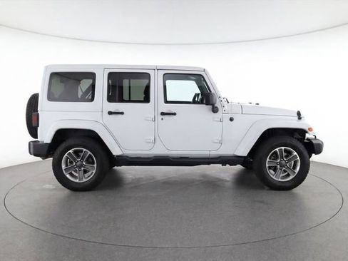 Used 2020 Jeep Wrangler Unlimited Sahara AWD/4WD image 8
