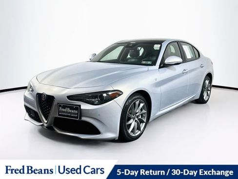 Used 2023 Alfa Romeo Giulia Ti AWD/4WD image 3
