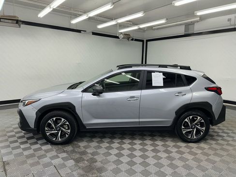 Used 2024 Subaru Crosstrek 2.0i Premium image 2